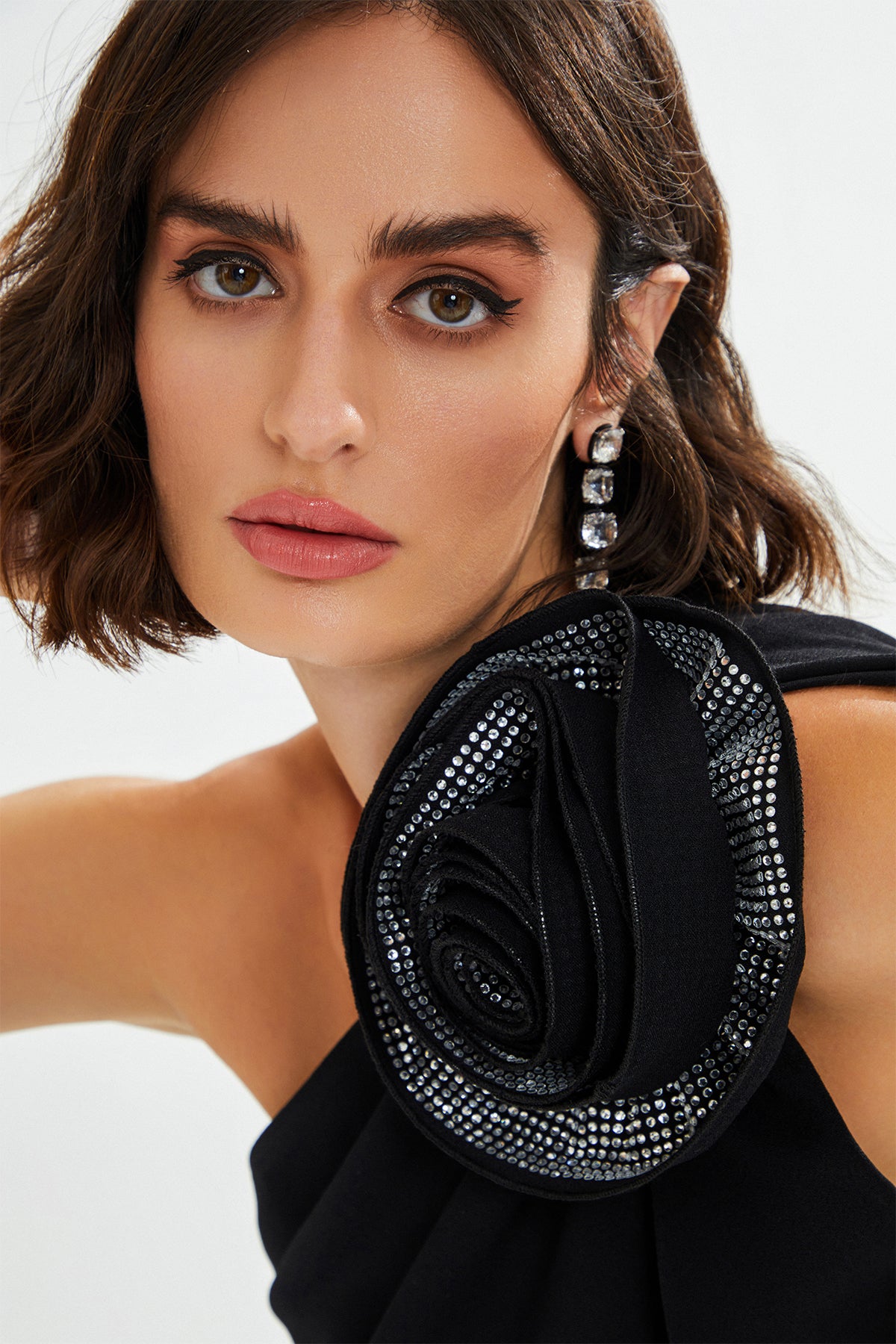 GENNIE Tek Omuz Çiçek Detaylı Siyah Maxi Elbise