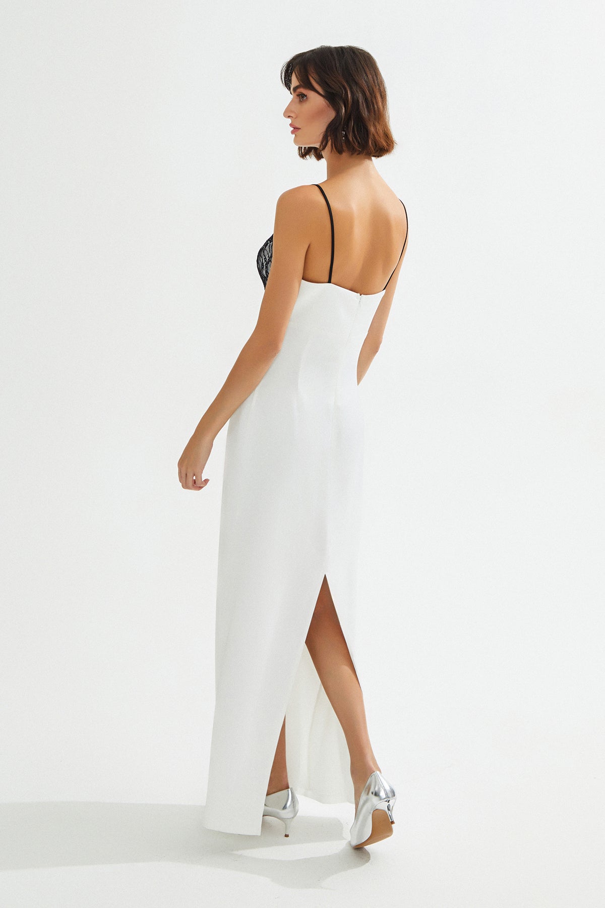 KARISSA Göğüs Dantel Detaylı Midi Beyaz Elbise