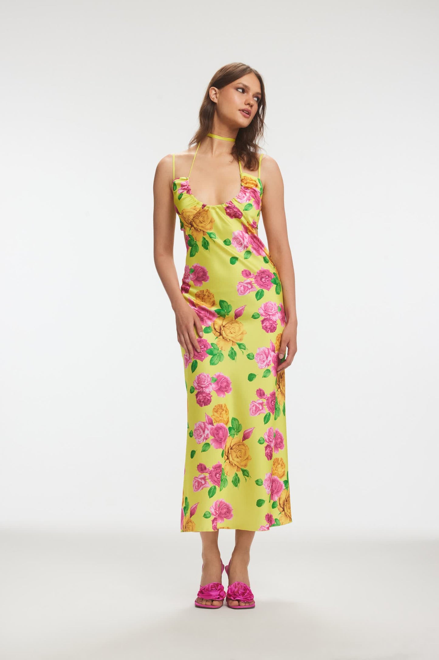 ROWEN Büzgülü Sarı Çiçek Desenli Midi Elbise