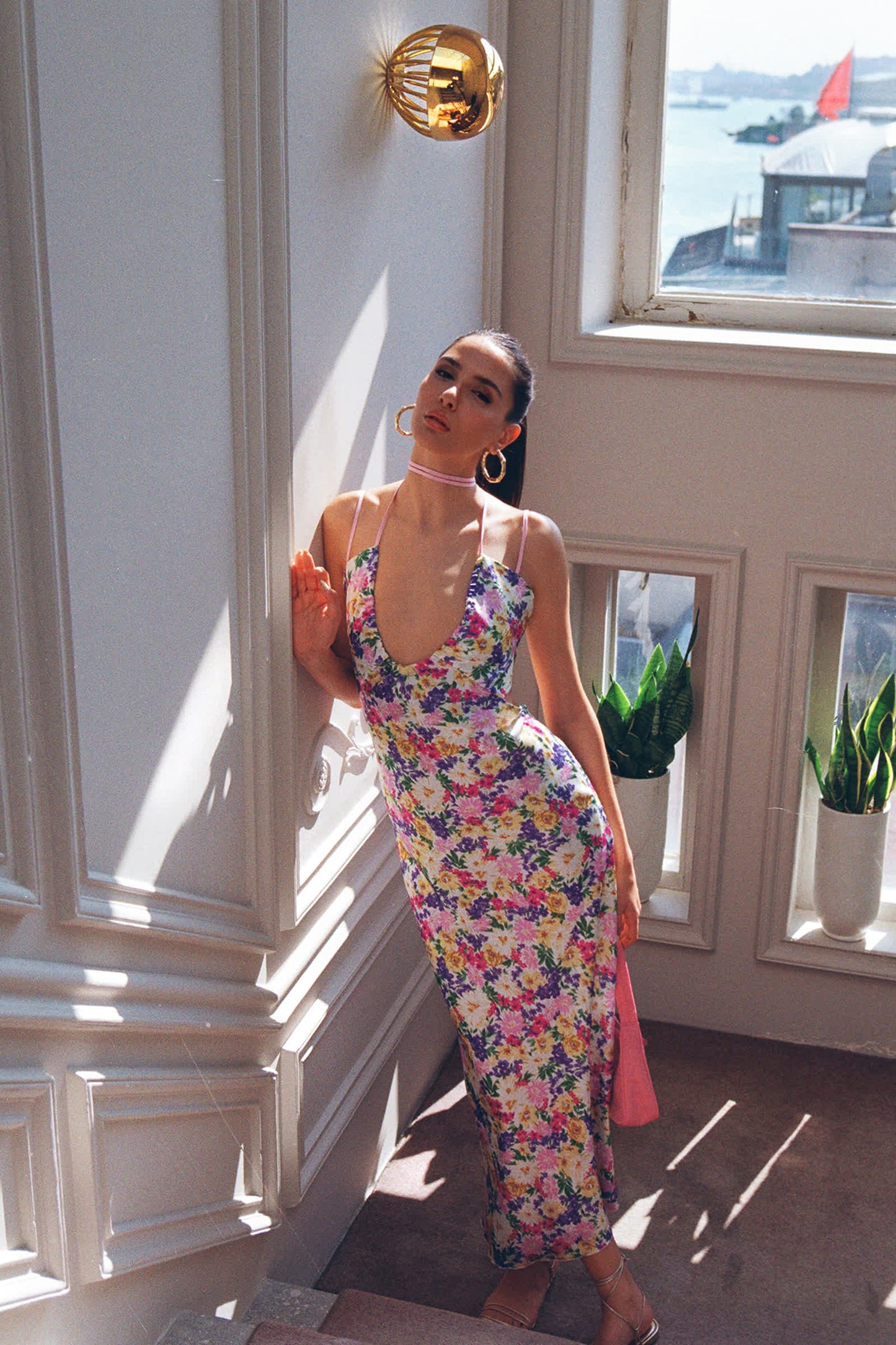 ROWEN Büzgülü Pembe Çiçek Desenli Midi Elbise