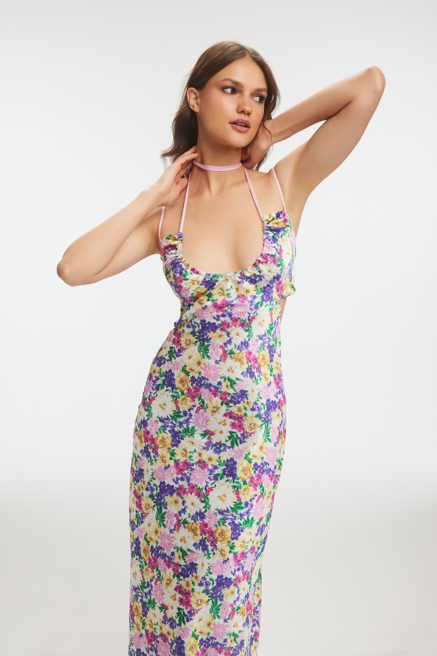 ROWEN Büzgülü Pembe Çiçek Desenli Midi Elbise